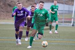 Testspiel - Fußball - SV Manching - VFR Neuburg/Donau  - Benedikt Vollnhals (#9 Manching) - Klink Stefan lila Neuburg - Foto: Jürgen Meyer