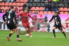 3. Liga; FC Ingolstadt 04 - TSV Havelse; Zweikampf Kampf um den Ball Yann Sturm (7, FCI) Kolgeci Besfort (4 TSV) Plume Noah (24 TSV)