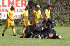 Kreisklasse - Saison 2023/2024 - GW Ingolstadt - FC Gelbelsee - Der 1:0 Führungstreffer per Freistoß durch #27 schwarz Semih Soysal GW Ing - jubel - Ubeyd Demirkol
 #22 GW Ing -  Foto: Meyer Jürgen