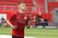 2.BL; FC Ingolstadt 04 - 1. FC Nürnberg - Warmup, Spieler begrüßen Fans, Jeroen Krupa (3, FCI)