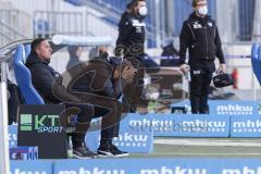 3. Liga - 1. FC Magdeburg - FC Ingolstadt 04 - Co-Trainer Mark Fotheringham (FCI) und Direktor Sport Michael Henke (FCI) verzweifelt