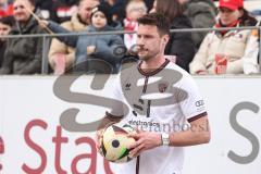 3. Liga; Rot-Weiss Essen - FC Ingolstadt 04; Einwurf Ryan Malone (16, FCI)