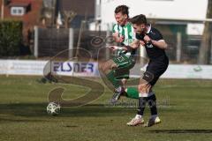 Landesliga - Saison 2025/26 - SV Manching - TSV Schwabmünchen - Johannes  Dexl (Nr.13 - SV Manching) - Schmid Manuel schwarz Schwabmünchen - Foto: Meyer Jürgen