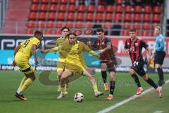 3. Liga; FC Ingolstadt 04 - Alemannia Aachen; kein Vorbeikommen, Felix Keidel (43, FCI) Gaudino Gianluca (46 AA) Heister Florian (19 AA) Gustav Christensen (24, FCI)