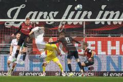 3. Liga; FC Ingolstadt 04 - SC Verl; Jannik Mause (7, FCI) rettet vor Gruber Fabio (2 Verl) Benjamin Kanuric (8, FCI) Torwart Marius Funk (1, FCI) Wolfram Maximilian (7 Verl) Yannick Deichmann (20, FCI)