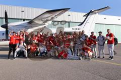 Im Bild: Die Mannschaft ist am Flughafen gelandet -

Fussball - Relegation - 3. Bundesliga - Saison 2020/2021 - Osnabrück - FC Ingolstadt 04  -  Foto: Ralf Lüger