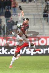 3. Liga; FC Ingolstadt 04 - 
Rot-Weiss Essen; Zweikampf Kampf um den Ball Ryan Malone (16, FCI) Doumbouya Moussa (29 RWE)