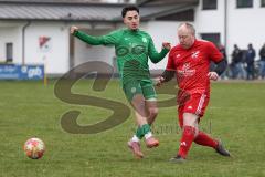 A-Klasse -  Saison 2025/26- TSV Baar/Ebenhausen - SV Manching II - Muhammed Tokmak grün Manching - Dominik Burghardt rot Ebenhausen - Foto: Meyer Jürgen