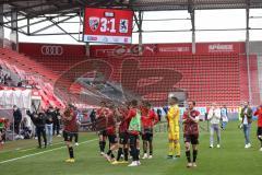 3. Liga - FC Ingolstadt 04 - TSV 1860 München - Spieler bedanken sich bei den Fans die im Stadion sein durften