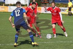 Kreisliga - Saison 2022/2023 - Türk.SV Ingolstadt - SV Menning - Ibrahim Sahin rechts rot Türk SV - Aytac Mandaci rot mitte Türk SV - Oliver Ölz blau Menning - Foto: Meyer Jürgen