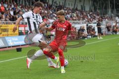 Toto Pokal; FC Memmingen - FC Ingolstadt 04, 2. Runde; Elias Decker (4, FCI) Constantin Kresin (23 FCM) Zweikampf Kampf um den Ball