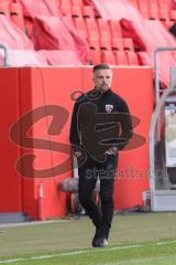 3. Liga - FC Bayern 2 - FC Ingolstadt 04 - Cheftrainer Tomas Oral (FCI) am Spielfeldrand schimpft