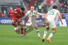 3. Liga; FC Ingolstadt 04 - TSV 1860 München; Ognjen Drakulic (30, FCI) Zweikampf Kampf um den Ball Jacobsen Thore (5 TSV) Dulic Sean (25 TSV)