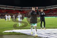 2.BL; 1. FC Nürnberg - FC Ingolstadt 04; Spiel ist aus, Sieg 0:5, Mannschaft geht zu den mitgereisten Fans, Dennis Eckert Ayensa (7, FCI) Andreas Poulsen (2, FCI) Denis Linsmayer (23, FCI)