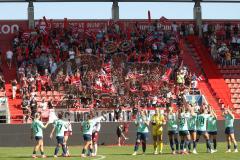 2. Bundesliga Frauen - Saison 2025/26 - FC Ingolstadt 04 Frauen - SC Sand - Die Spielerinnen auf dem Spielfeld - Kulisse - Fans - XXXXX - Foto: Meyer Jürgen