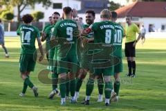 Totopokal- Saison 2023/2024 - SV Manching  - VFB Eichstätt - Der 1:0 Führungstreffer durch Fabian Neumayer (Nr.9 - SV Manching) - jubel - Selim Akdeniz (Nr.14 - SV Manching) - Reiner Meisinger (Nr.8 - SV Manching) - Foto: Meyer Jürgen