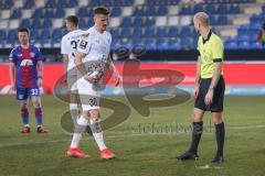 3. Liga - KFC Uerdingen 05 - FC Ingolstadt 04 - Stefan Kutschke (30, FCI) geht zum Elfmeterpunkt