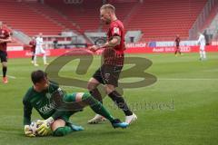 3. Liga - Fußball - FC Ingolstadt 04 - SV Meppen - Maximilian Beister (11, FCI) kommt zu spät, Torwart Domaschke Erik (32 Meppen)