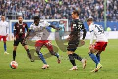 2.BL; Hamburger SV - FC Ingolstadt 04; Denis Linsmayer (23, FCI) Jatta Bakery (18 HSV) Kittel Sonny (10 HSV) Zweikampf Kampf um den Ball