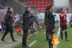 3. Fußball-Liga - Saison 2020/2021 - FC Ingolstadt 04 - FC Viktoria Köln - Chef-Trainer Tomas Oral (FCI) redet auf den Linienrichter ein - Foto: Meyer Jürgen