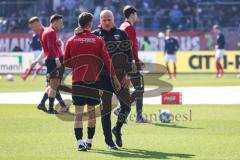 2.BL; Holstein Kiel - FC Ingolstadt 04 - vor dem Spiel Co-Trainer Mike Krannich (FCI) Florian Pick (26 FCI)