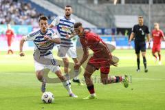3. Liga; MSV Duisburg - FC Ingolstadt 04; Zweikampf Kampf um den Ball Marcel Costly (22, FCI) Noß Conor (14 MSV) Bulic Rasim (6 MSV)