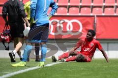 Im Bild: Michael Udebuluzor (#25 FCI B-Junioren) verletzt auf dem Rasen

Fussball - B-Junioren - Relegation 2021  - FC Ingolstadt 04 - SSV Jahn Regensburg -  Foto: Ralf Lüger/rsp-sport.de