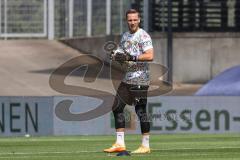 3. Liga; Rot-Weiss Essen - FC Ingolstadt 04; vor dem Spiel Aufwärmtrikot Puma stronger together, Torwart Marius Funk (1, FCI)