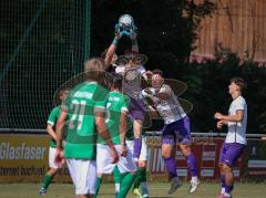 Freundschaftsspiel - FC Gerolfing - VFR Neuburg - Torwart Michael Oblinger (Nr.1 - FC Gerolfing) - Sandi Omanovic (Nr.16 - VFR Neuburg) - Foto: Meyer Jürgen