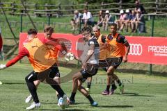 3. Liga; FC Ingolstadt 04 - Trainingslager Südtirol, Action Zweikampf Kampf um den Ball Arian Llugiqi (25, FCI) Denis Linsmayer (23, FCI) Torwart Marius Funk (1, FCI)  Thomas Rausch, Marcel Costly (22, FCI)