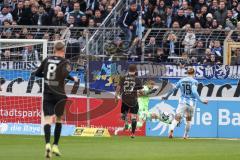 3. Liga; TSV 1860 München - FC Ingolstadt 04; Tor Jubel Treffer 1:0 Lakenmacher Fynn (19 TSV) Torwart Marius Funk (1, FCI) Moritz Seiffert (23, FCI) Benjamin Kanuric (8, FCI)
