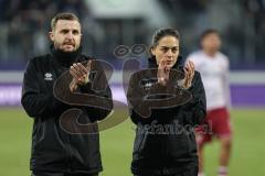 3. Liga; Erzgebirge Aue - FC Ingolstadt 04; nach dem Spiel Spieler bedanken sich bei den Fans Unentschieden Remis  2:2 Co-Trainer Fabian Reichler (FCI) Cheftrainerin Sabrina Wittmann (FCI)
