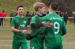 Testspiel - Fußball - SV Manching - VFR Neuburg/Donau  - Der 1:0 Führungstreffer durch Rainer Meisinger (#19 Manching) - jubel - Benedikt Vollnhals (#9 Manching) - Schabenberger Niclas grün Manching - Foto: Jürgen Meyer