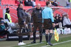 2.BL; FC Ingolstadt 04 - SV Sandhausen; Cheftrainer Rüdiger Rehm (FCI) und Co-Trainer Mike Krannich (FCI) beschweren sich beim Schiedsrichter