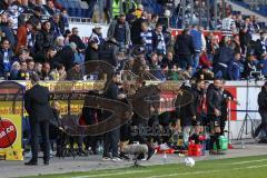 3. Liga; MSV Duisburg - FC Ingolstadt 04; Sieg Jubel Freude Trainerbank gratuliert sich, Cheftrainer Rüdiger Rehm (FCI) Sportmanager Malte Metzelder (FCI) Co-Trainer Mike Krannich (FCI)