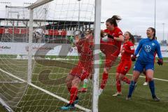 2. Frauen-Bundesliga - Saison 2021/2022 - FC Ingolstadt 04 - VFL Wolfsburg II - Der 1:0 Führungstreffer durch Fritz Anna-Lena (#19 FCI) - Wagner Melanie Torwart Wolfsburg - jubel - Maier Ramona (#18 FCI) - Foto: Meyer Jürgen