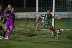 Landesliga - Saison 2025/26 - SV Manching - SSV Niedersonthofen - Luca Bienek (Nr.16 - SV Manching) wird im Strafraum gefoult und es gibt Strafstoß - Sebastian Graßl (Nr.10 - SV Manching) verschießt den Elfmeter - Fabian  Neumayer (Nr.9 - SV Manching) - L