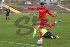 Bayernliga Süd - Saison 2021/2022 - FC Ingolstadt 04 II - TürkAugsburg - Arian Llugiqi mit einer Torchance - Leon Musial Torwart Augsburg  - Foto: Meyer Jürgen