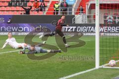 3. Liga; FC Ingolstadt 04 - Rot-Weiss Essen; Ausgleich Tor Jubel Treffer Hawkins Jalen (20 FCI) Torwart Golz Jakob ( RWE) keine Chance