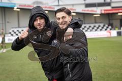 3. Liga; SC Verl - FC Ingolstadt 04; nach dem Spiel Sieg Jubel Freude; Spieler bedanken sich bei den mitgereisten Fans Ognjen Drakulic (30, FCI) Emre Gül (5, FCI)