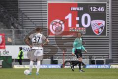 3. Liga; SV Wehen Wiesbaden - FC Ingolstadt 04; Tor für Wiesbaden, Pascal Testroet (37, FCI) vor dem Anstoß enttäuscht