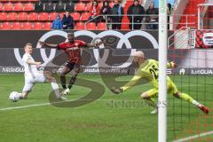 3. Liga; FC Ingolstadt 04 - 
VfB Oldenburg; Torchance Moussa Doumbouya (27, FCI) Torwart Felix Dornebusch (25 VfB)