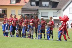 Vorbereitungsspiel - Testspiel - FC Ingolstadt 04 - VFB Eichstätt  - Die Mannschaft vor dem Spiel - Einlaufkinder - Foto: Jürgen Meyer