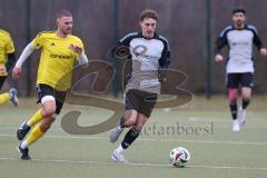 Freundschaftsspiel - Saison 2025/26 - TSV Ober./Unterhaunstadt -  TSV Neustadt  - Fabio Udella grau Oberh.stadt - Muris Avdic gelb Neustadt - Foto: Meyer Jürgen