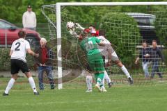 A-Klasse - Saison 2023/24 - TSV Gaimersheim II - FC Gerolfing II-  - Vincent Hüber grün Gerolfing - Sebastian Hirschbeck Torwart Gaimersheim - Foto: Meyer Jürgen