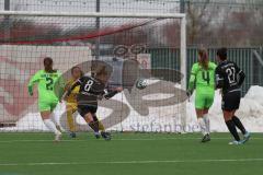 2023_12_10 - 2. Bundesliga - Saison 2023/24 - FC Ingolstadt 04 Frauen - VFL Wolfsburg - Ivana Slipcevic (Nr.8 - FCI Frauen) mit einer Torchance - Beck Kiara Torwart Wolfsburg - Foto: Meyer Jürgen