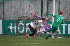 Bezirksliga - Saison 2025/26 - FC Gerolfing - SpVgg Altenerding - Lukas Achhammer (Nr.9 - FC Gerolfing) vergibt eine Torchance - Alexander Weiher weiss Altenerding - Lukas Loher TW Altenerding - Foto: Meyer Jürgen