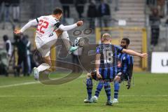 3. Liga; SV Waldhof Mannheim - FC Ingolstadt 04 - Zweikampf Kampf um den Ball Marcel Costly (22, FCI) Jans Laurent (18 SVWM) Arase Kelvin (36 SVWM)