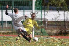 2023_11_5 - Kreisklasse - Saison 2023/24 - TSV Lenting - SV Eitensheim  - Arianit Racaj grau Lenting - Christoph Hirsch Torwart Eitensheim - Foto: Meyer Jürgen