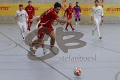 Lotto Bayern Hallencup - - Lindenkreuzhalle Saison 2024/25 - FC Penzberg - Türk SV Ingolstadt - Daniel Drotleff rot Türk Ing - Murat Ersoy  weiss Penzberg - Foto: Meyer Jürgen